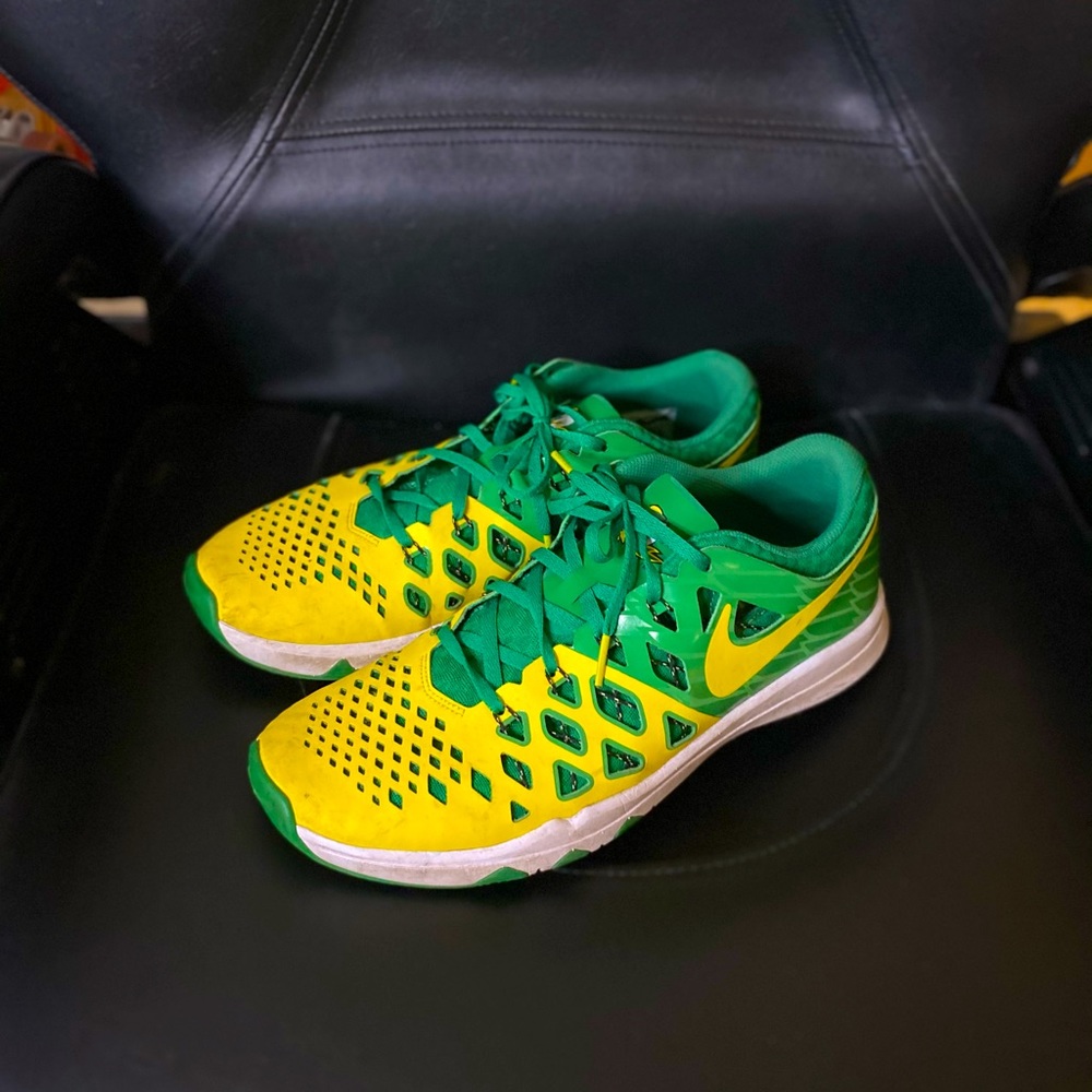 Nike Oregon duck shoes
